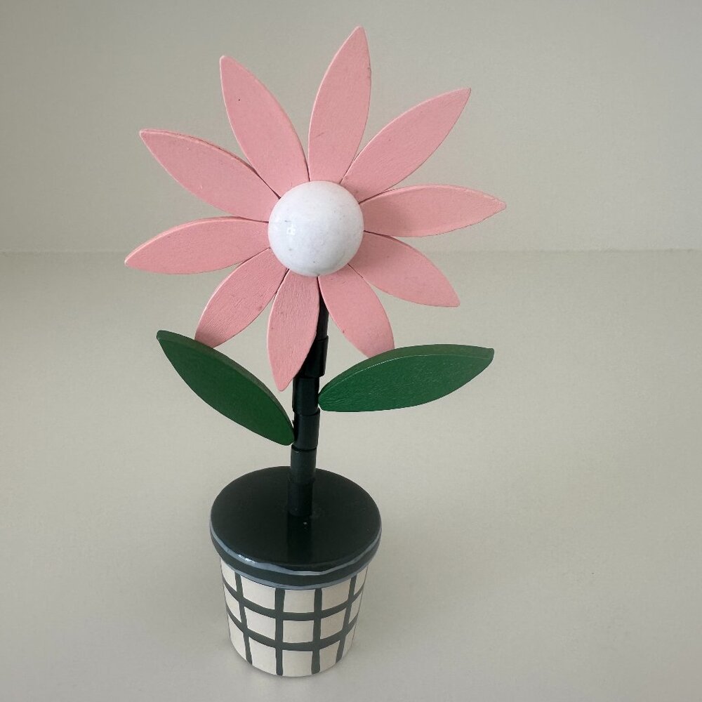 4 for $10!  😎 Small Vintage Wooden "Dancing" Daisy Push-Up